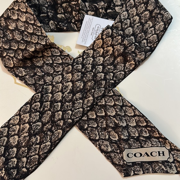 NWT Coach Signature Vintage Scarf - Picture 5 of 6